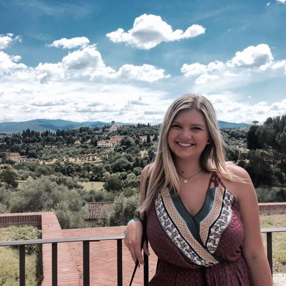 Meet your Posher, Abby - Picture 1 of 1